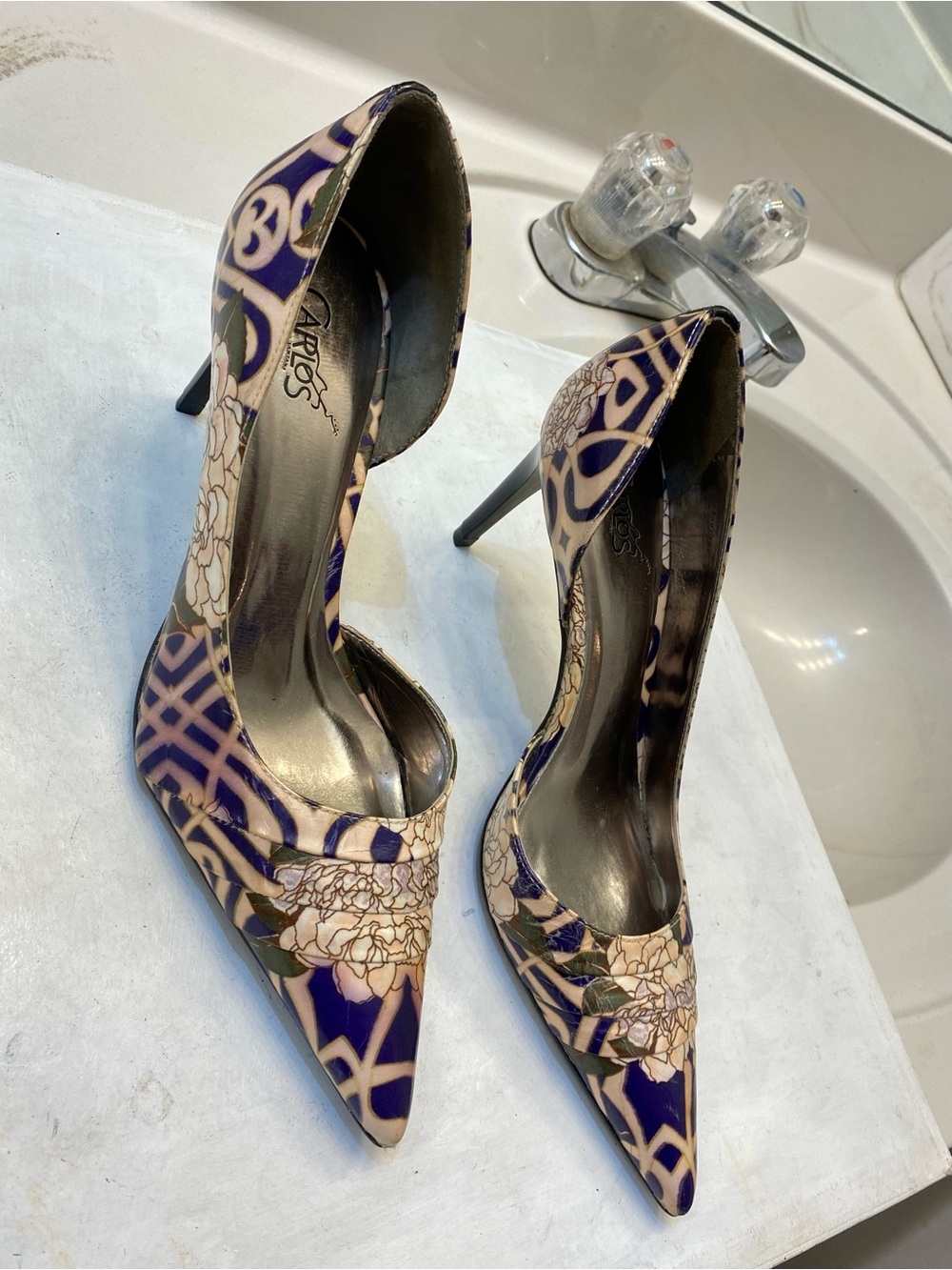 CARLOS SANTANA D’Orsay Stiletto Pump Size 7M great condition, good bottom clean